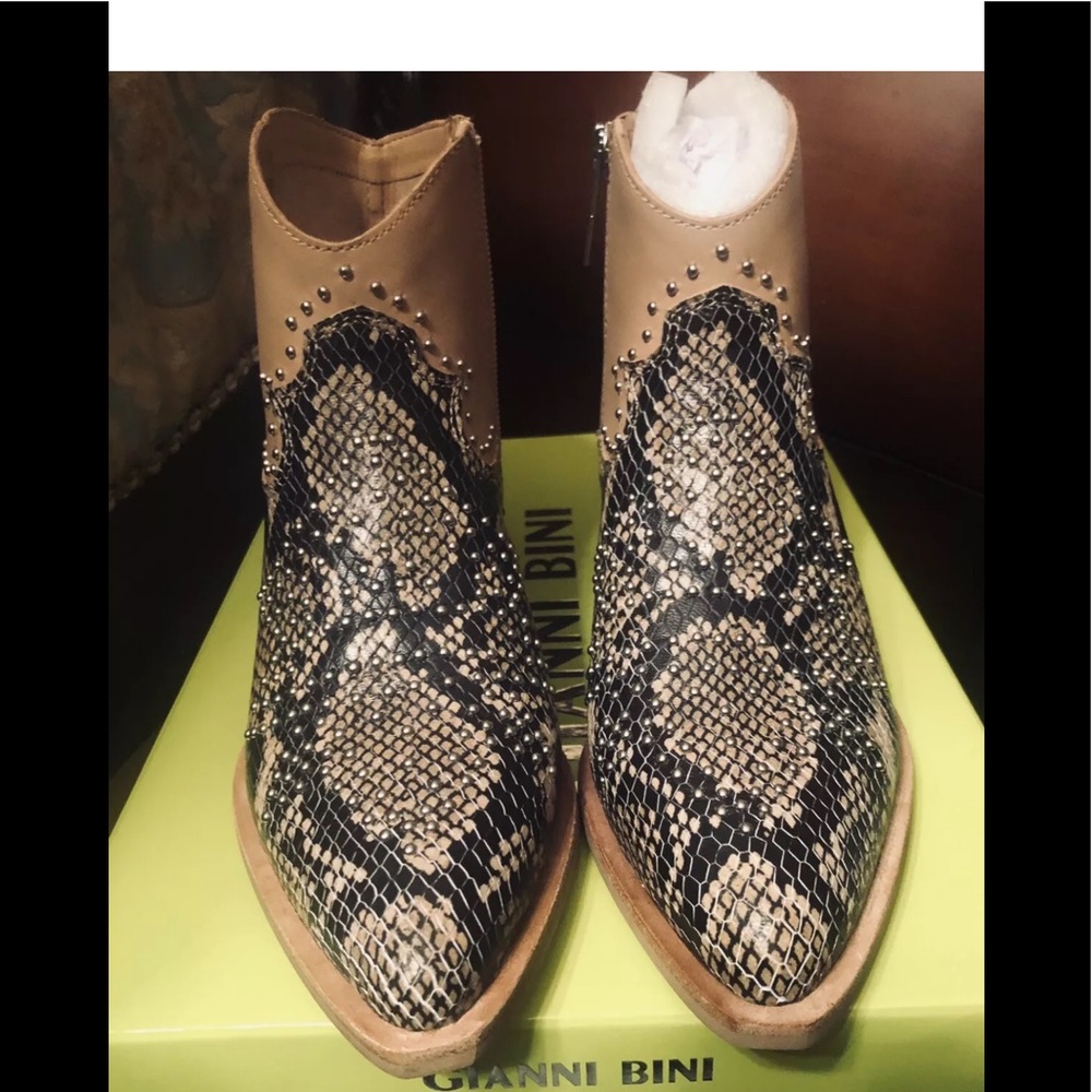 Gianni Bini Brycin Snake Studded Booties Size 6.5M